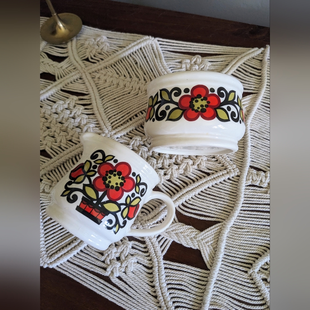 Vintage Sadler England Sugar and Creamer Set
